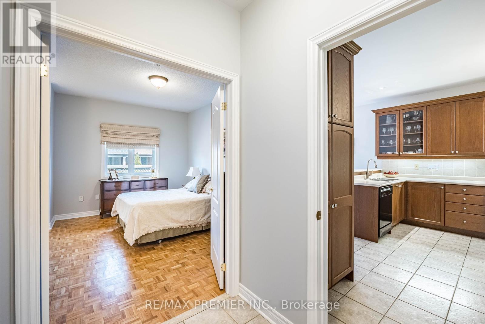 12 Amalfi Court, Vaughan, Ontario  L4L 9S2 - Photo 19 - N12101991