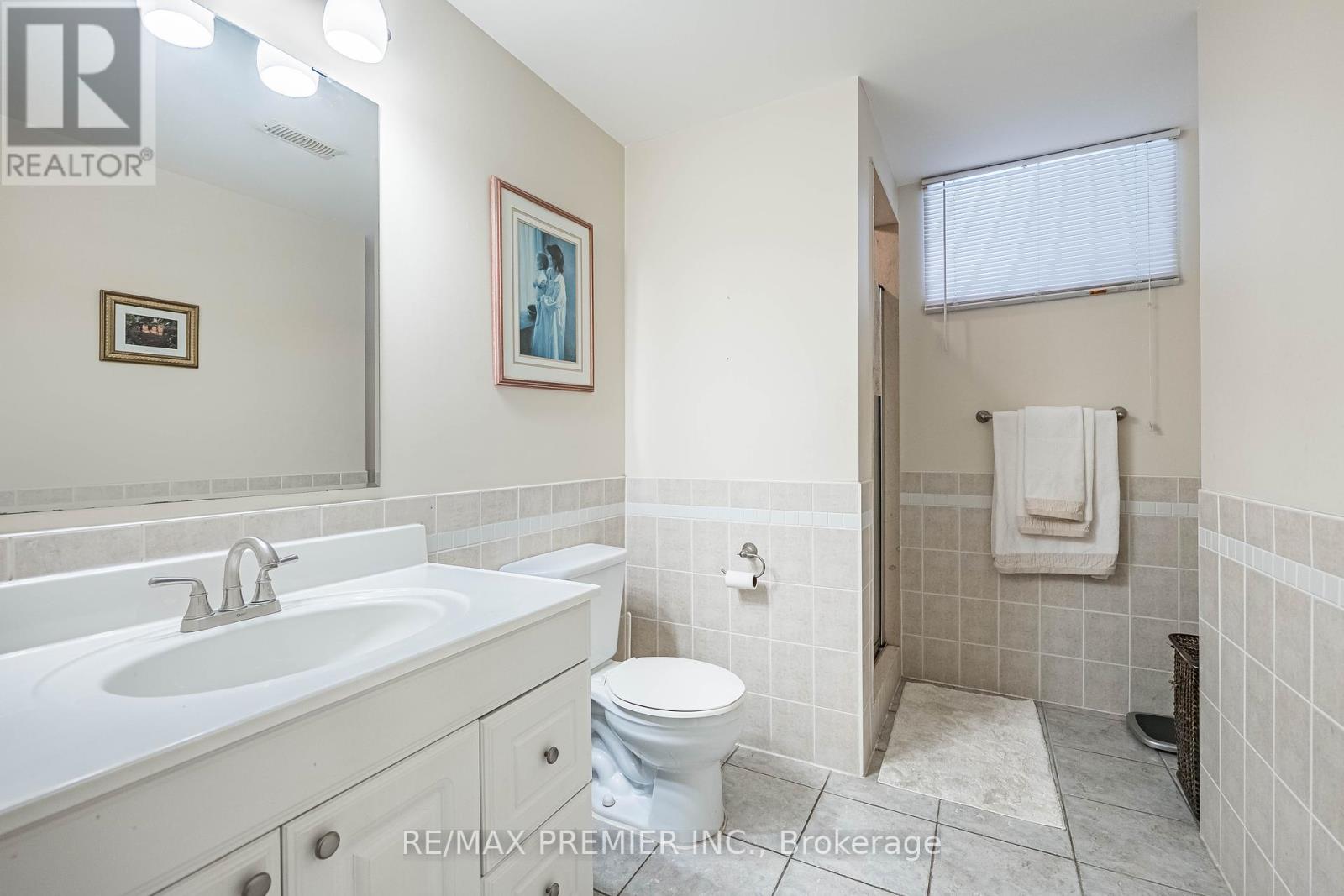 12 Amalfi Court, Vaughan, Ontario  L4L 9S2 - Photo 40 - N12101991