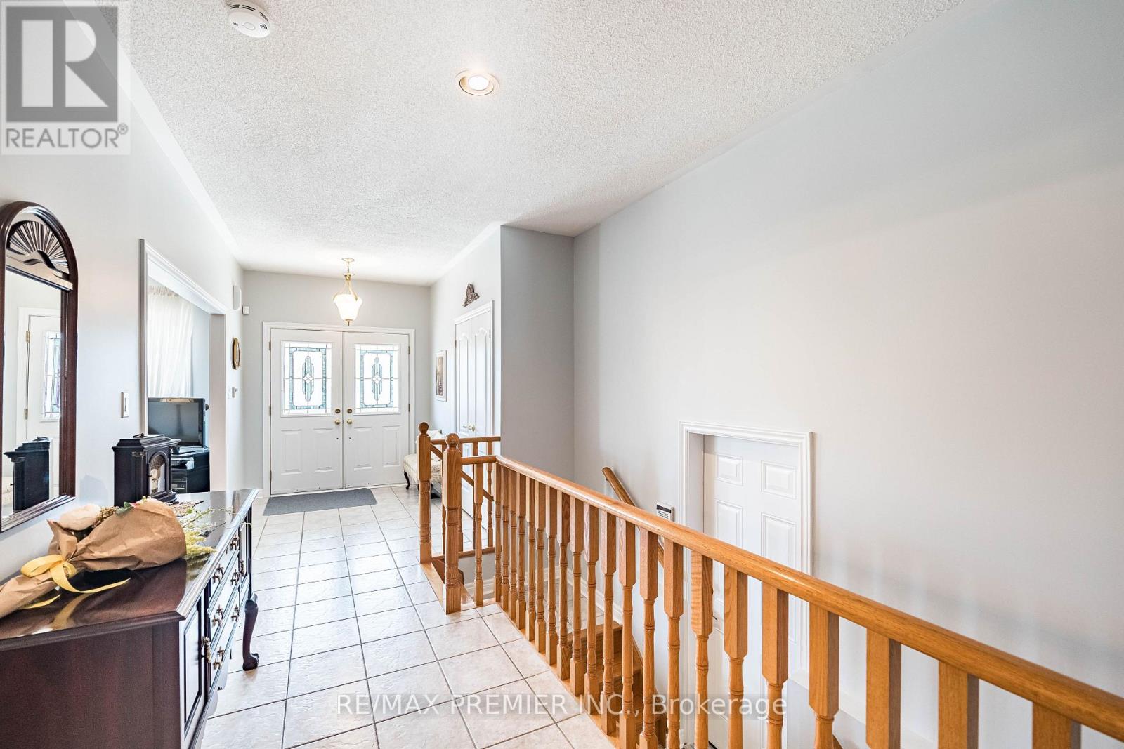 12 Amalfi Court, Vaughan, Ontario  L4L 9S2 - Photo 8 - N12101991
