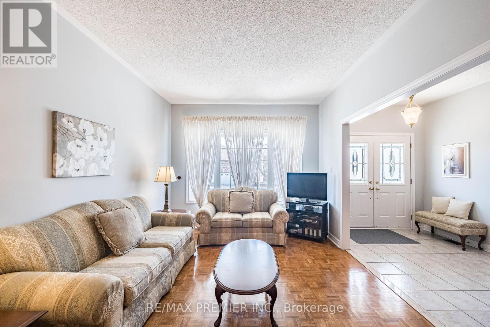 12 Amalfi Court, Vaughan, Ontario  L4L 9S2 - Photo 9 - N12101991