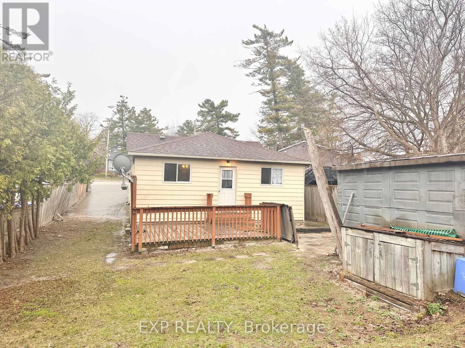 Property at 704 MOSLEY STREET image 1