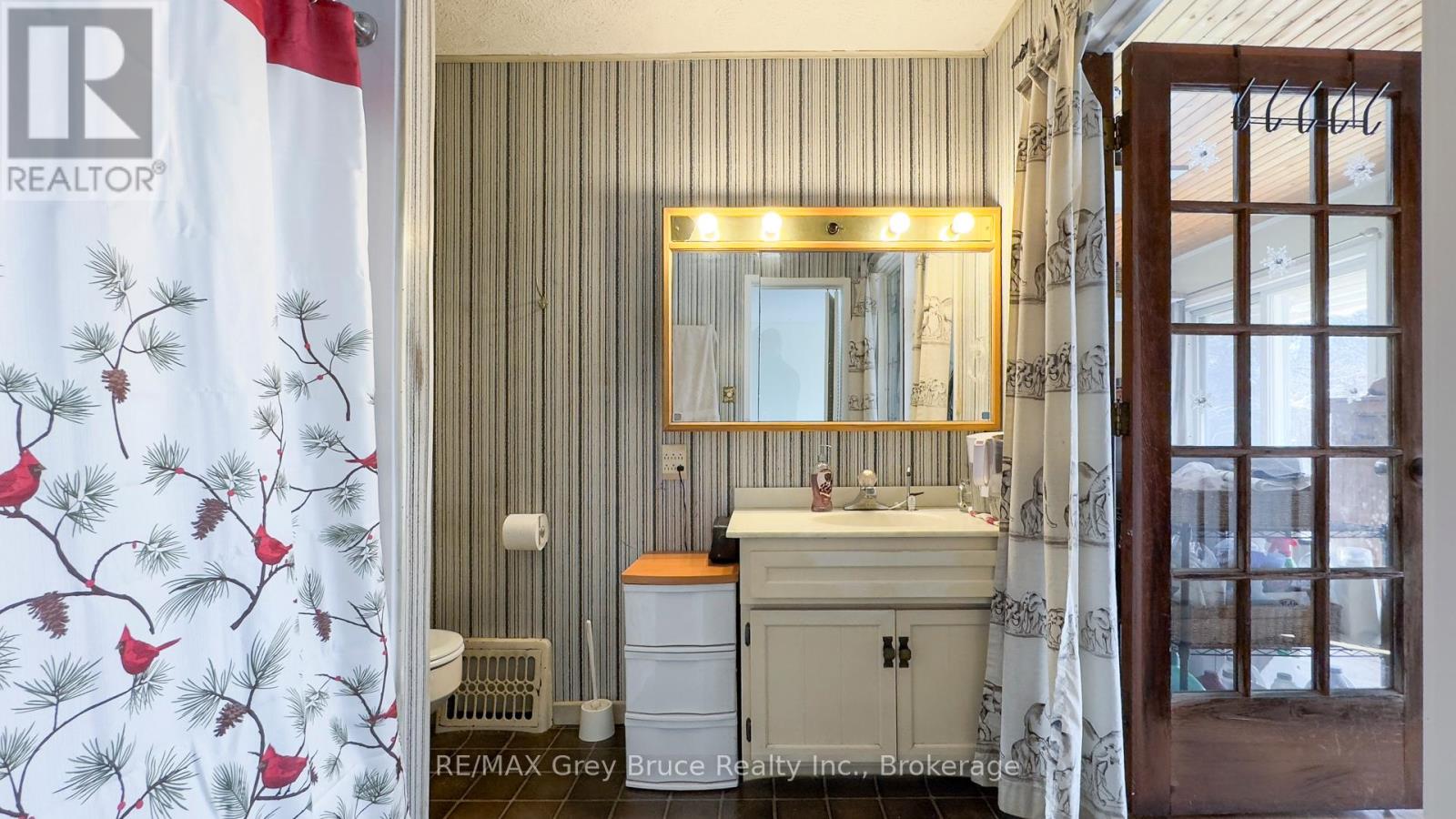 868 16th Street W, Georgian Bluffs, Ontario  N4K 6V5 - Photo 23 - X12101668