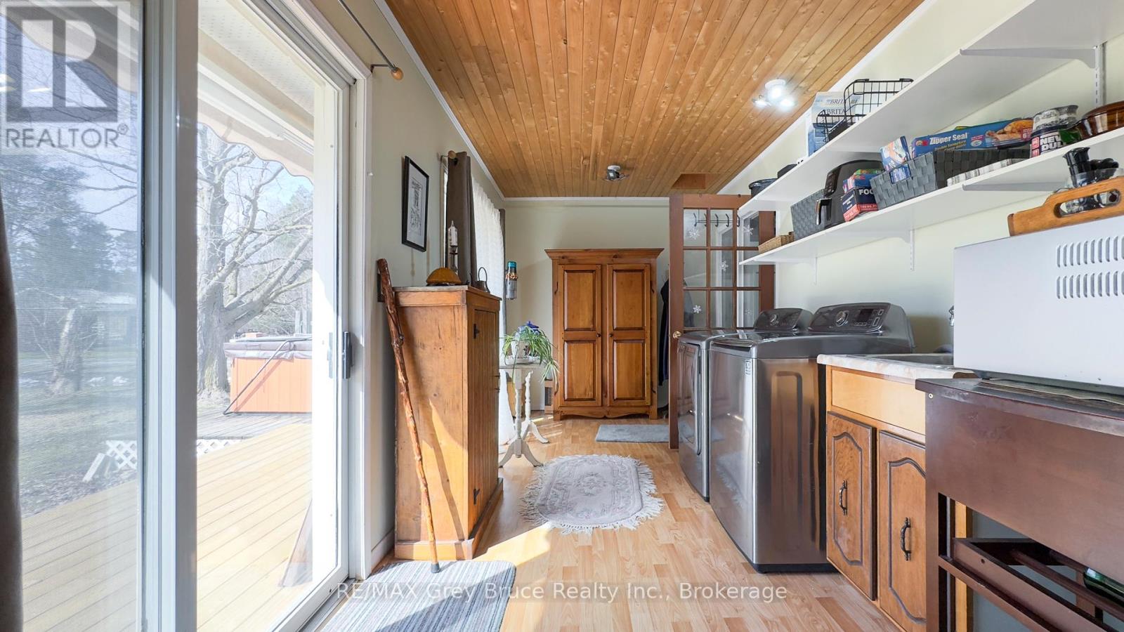868 16th Street W, Georgian Bluffs, Ontario  N4K 6V5 - Photo 18 - X12101668