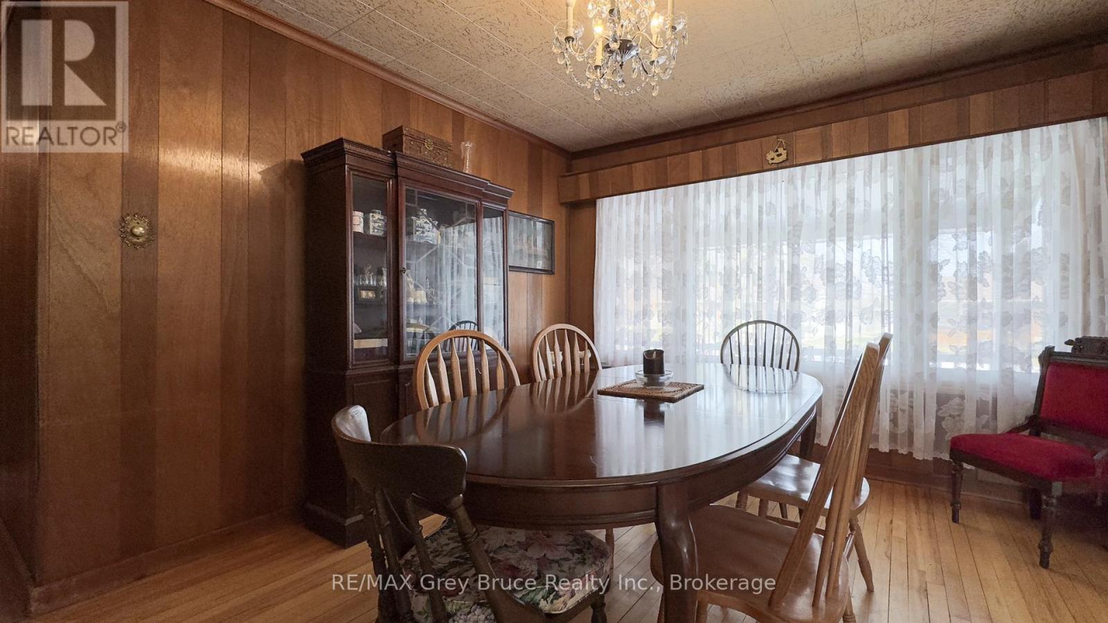 868 16th Street W, Georgian Bluffs, Ontario  N4K 6V5 - Photo 16 - X12101668