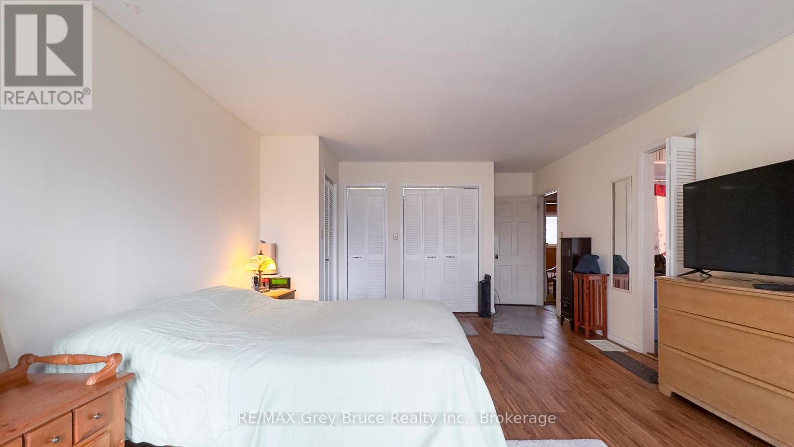 868 16th Street W, Georgian Bluffs, Ontario  N4K 6V5 - Photo 22 - X12101668