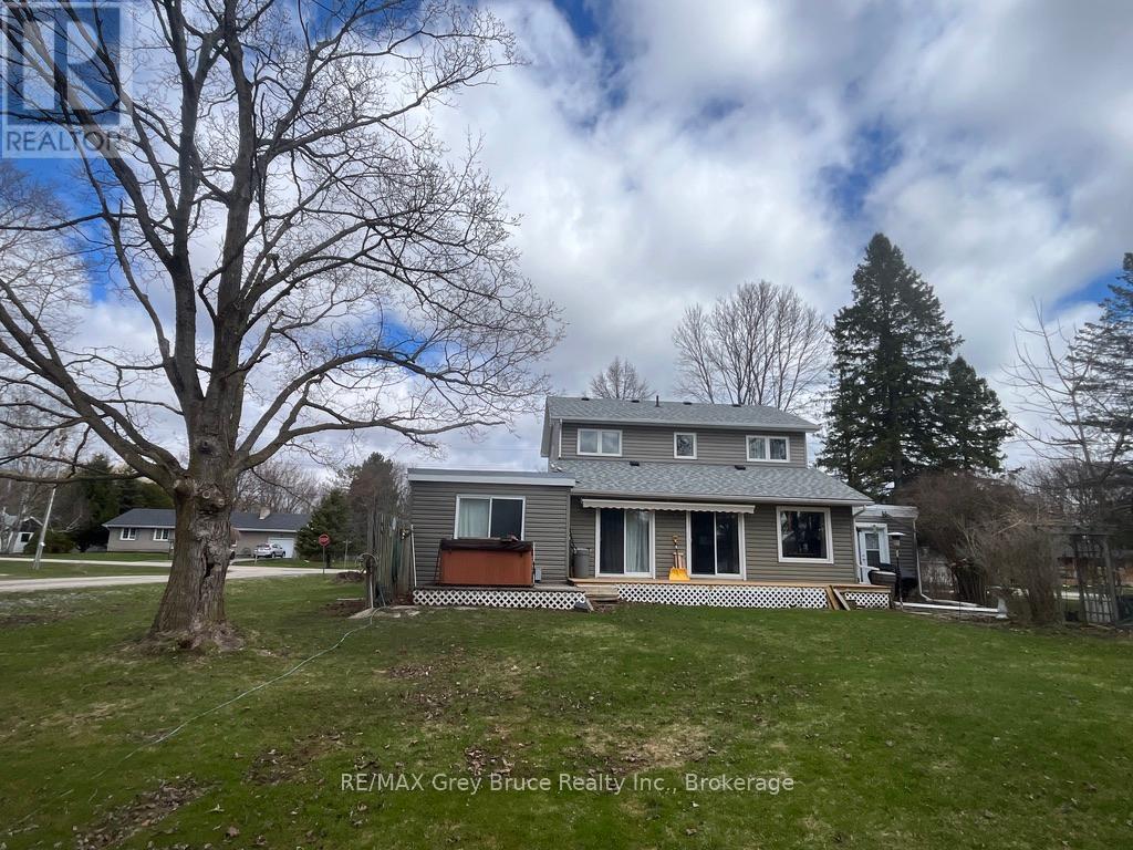 868 16th Street W, Georgian Bluffs, Ontario  N4K 6V5 - Photo 36 - X12101668