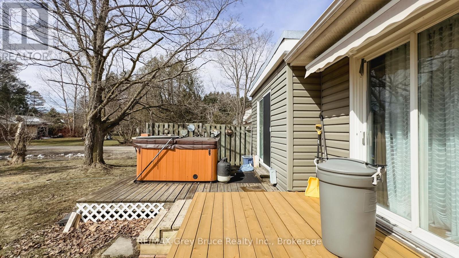 868 16th Street W, Georgian Bluffs, Ontario  N4K 6V5 - Photo 38 - X12101668