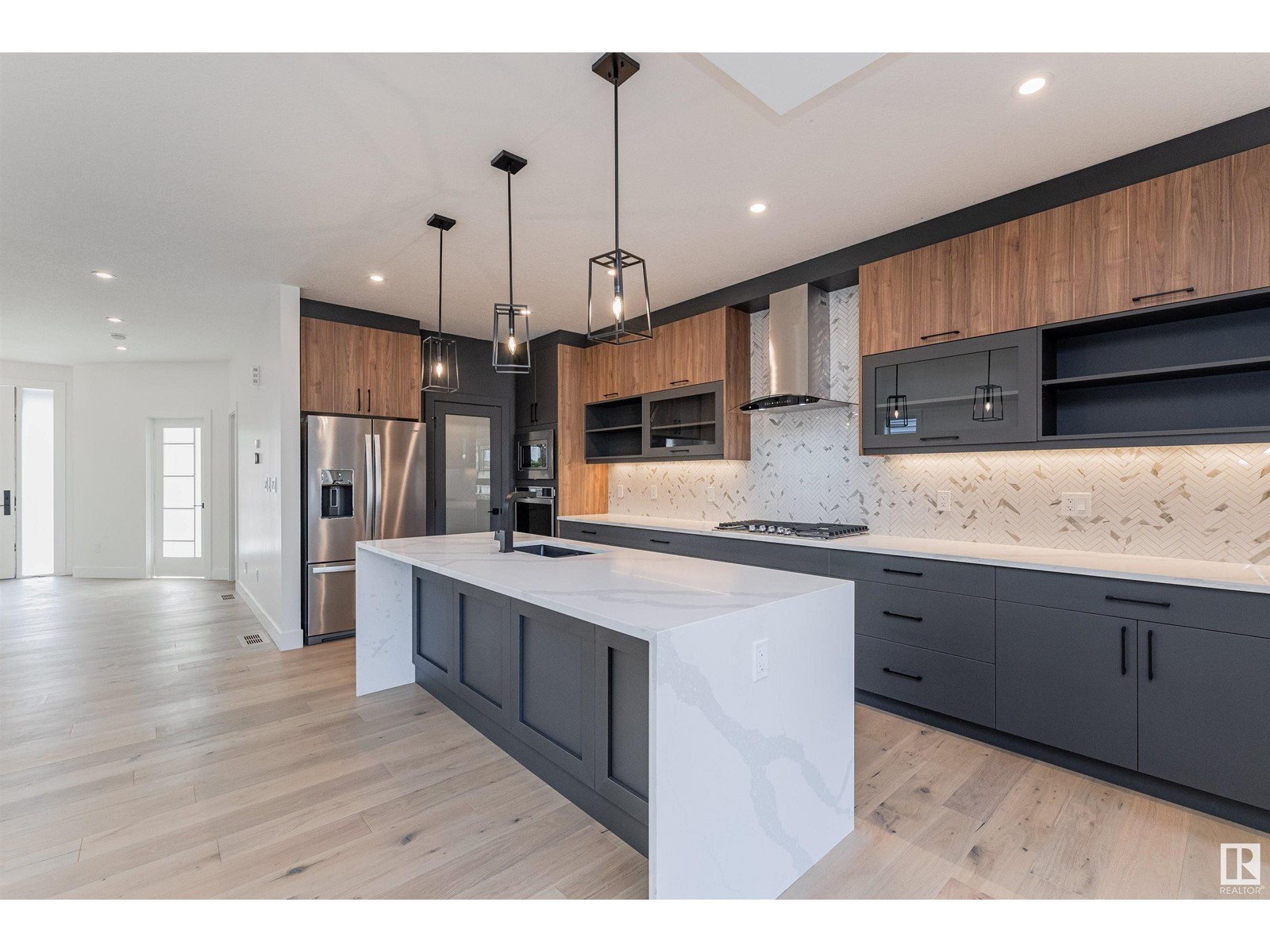 Property at 10454 142 ST NW image 4