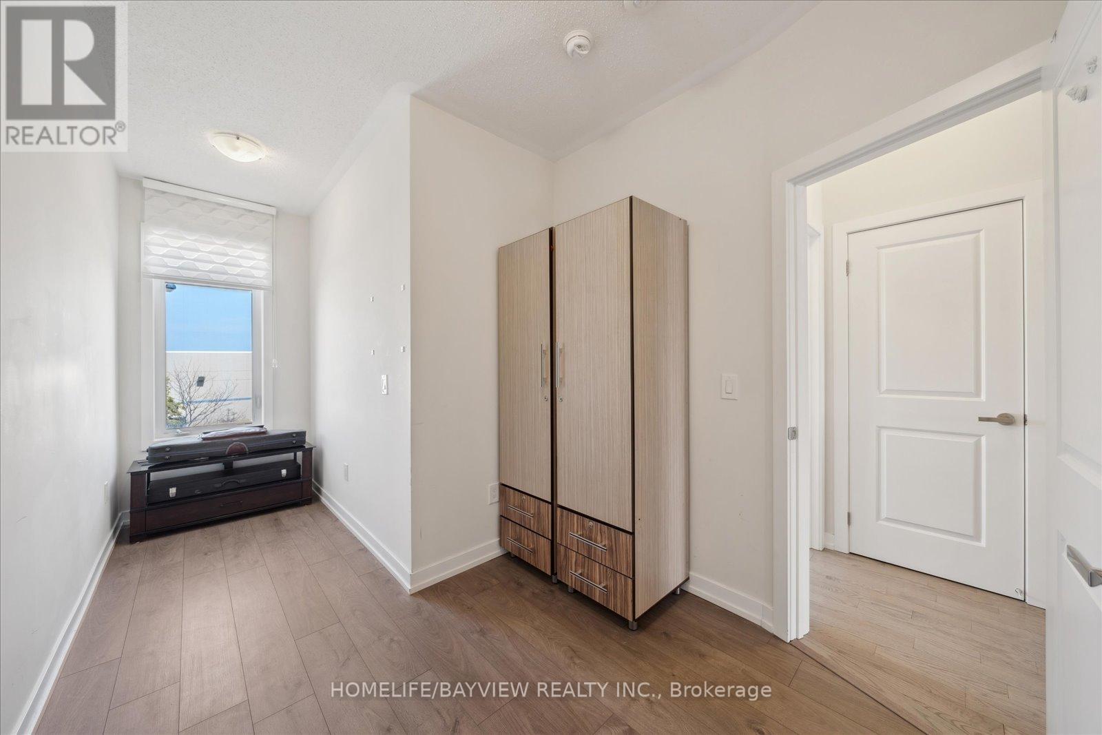 38 Troon Avenue, Vaughan, Ontario  L6A 4Z2 - Photo 37 - N12101816