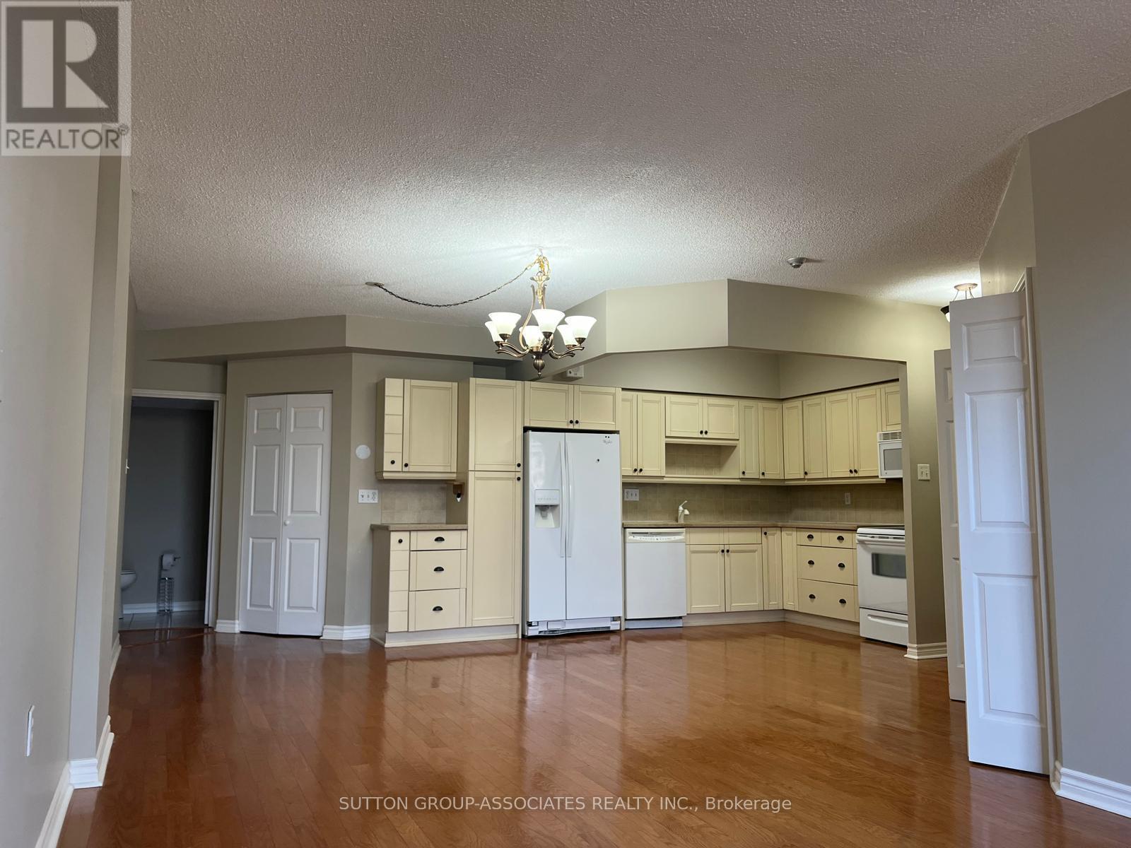 Property at 103 - 1110 WALDEN CIRCLE image 5