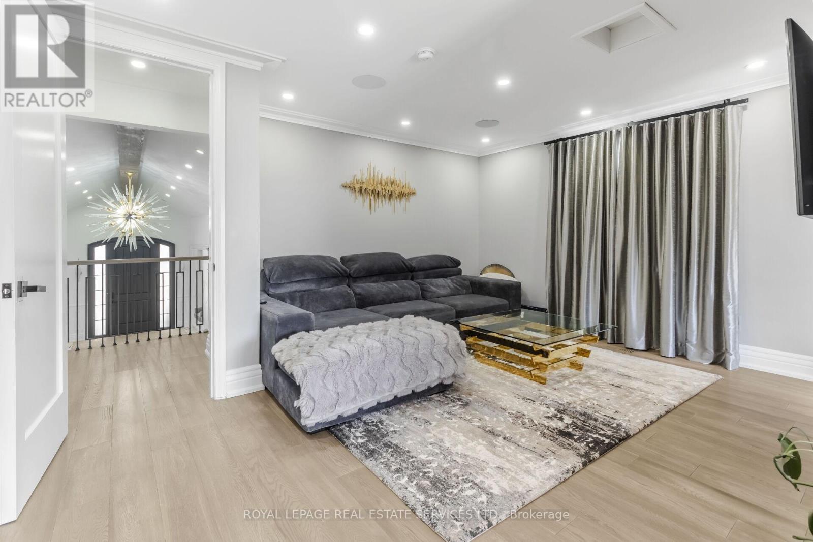 12 Julian Drive, Brampton (Bram East), Ontario  L6P 0L2 - Photo 15 - W12102003