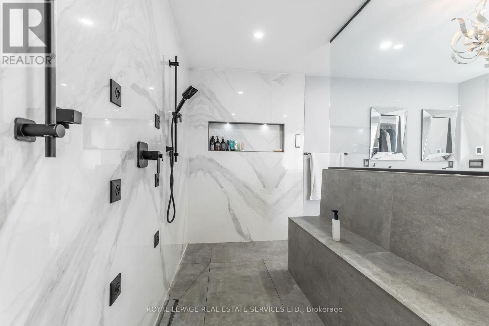 12 Julian Drive, Brampton (Bram East), Ontario  L6P 0L2 - Photo 23 - W12102003