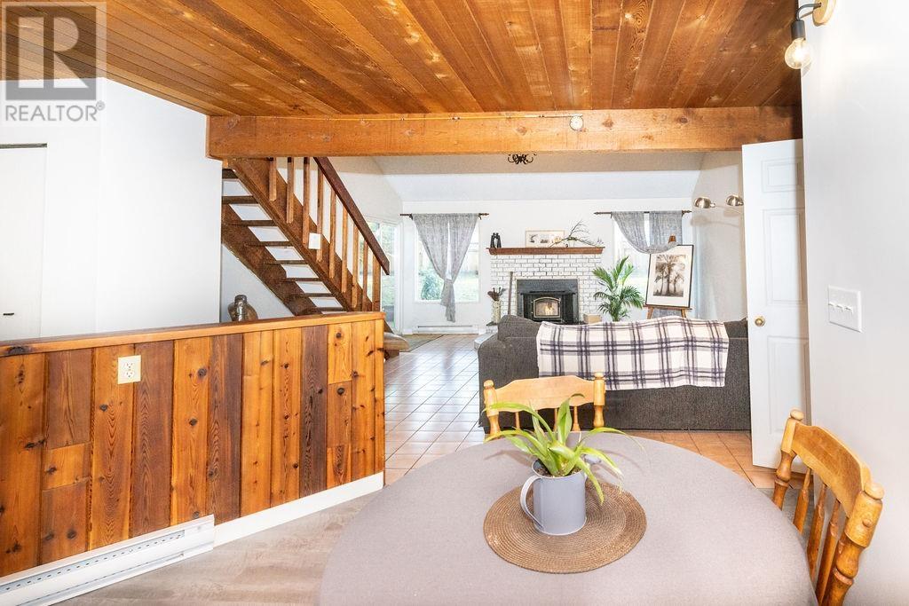 5613 Trail Avenue, Sechelt, British Columbia  V7Z 0H8 - Photo 14 - R2979700