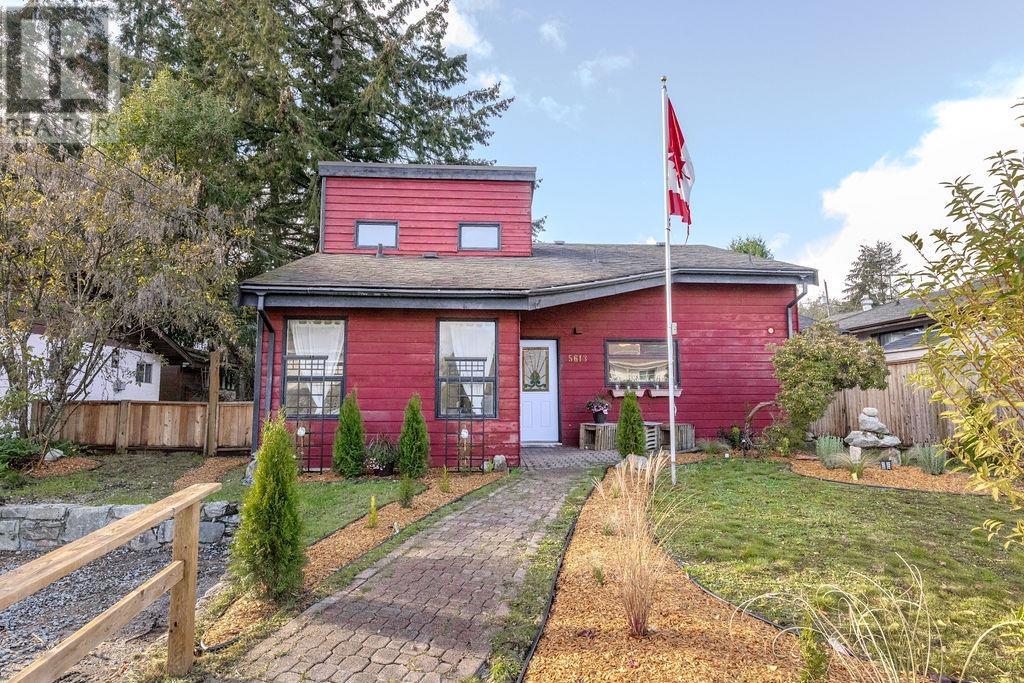 5613 Trail Avenue, Sechelt, British Columbia  V7Z 0H8 - Photo 2 - R2979700