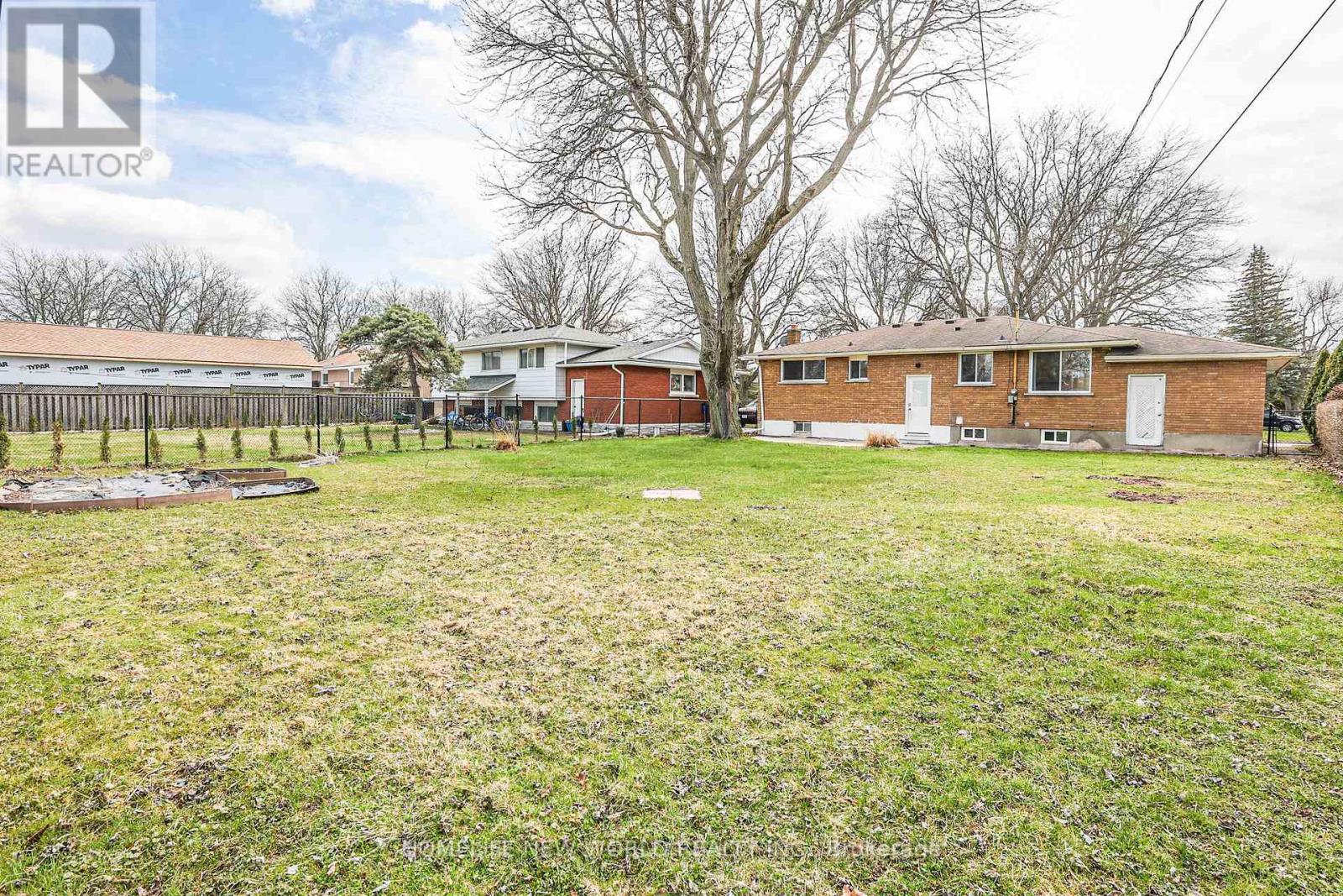 8816 Roosevelt Street, Niagara Falls, Ontario  L2G 7A2 - Photo 37 - X12101894