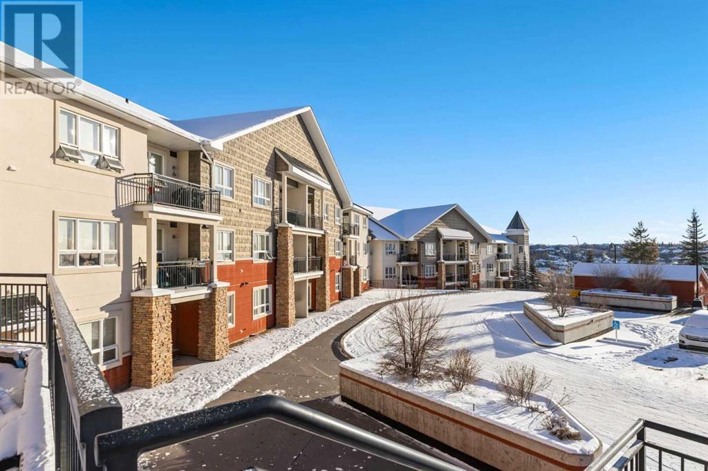 Property at 202, 26 Val Gardena View SW image 3