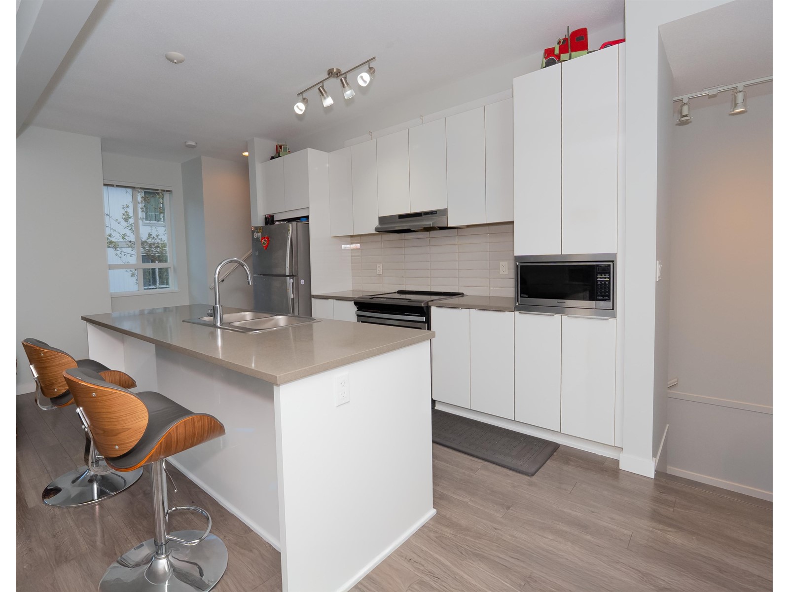 Property at 48 30930 WESTRIDGE PLACE image 3