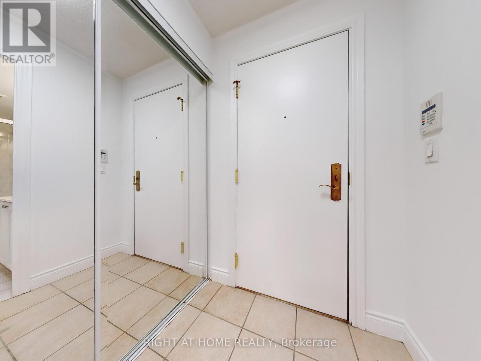 1509 - 880 Grandview Way, Toronto, Ontario  M2N 7B2 - Photo 26 - C12011940