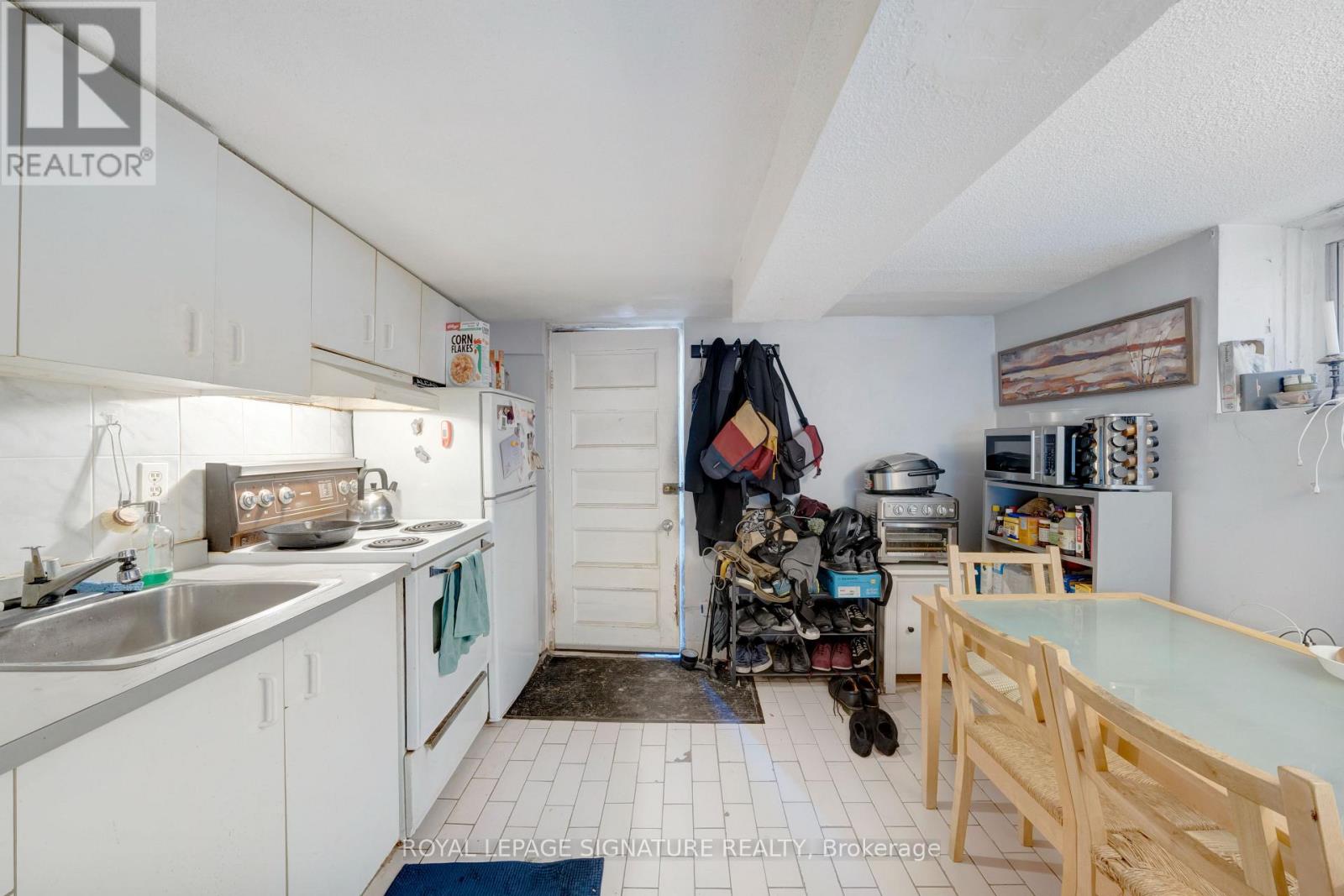 599 Euclid Avenue, Toronto, Ontario  M6G 2T4 - Photo 26 - C12082534