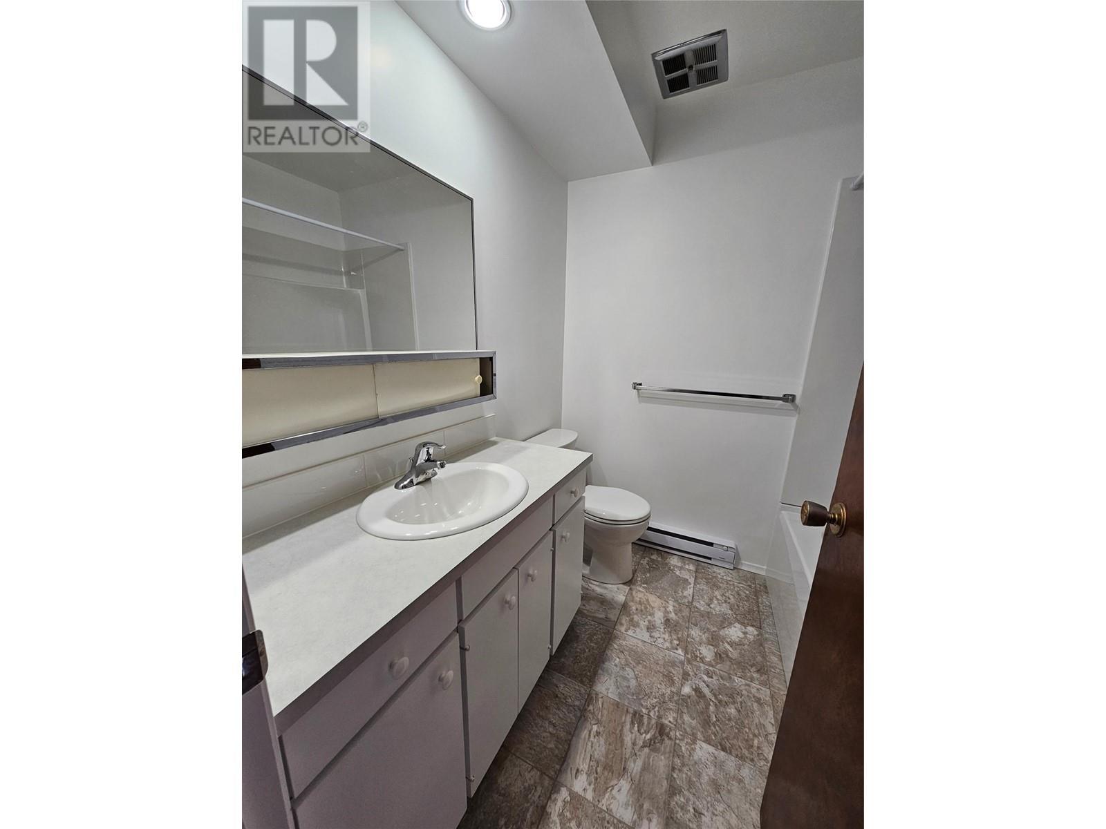 293 Norton Street, Penticton, British Columbia  V2A 4H8 - Photo 9 - 10344753