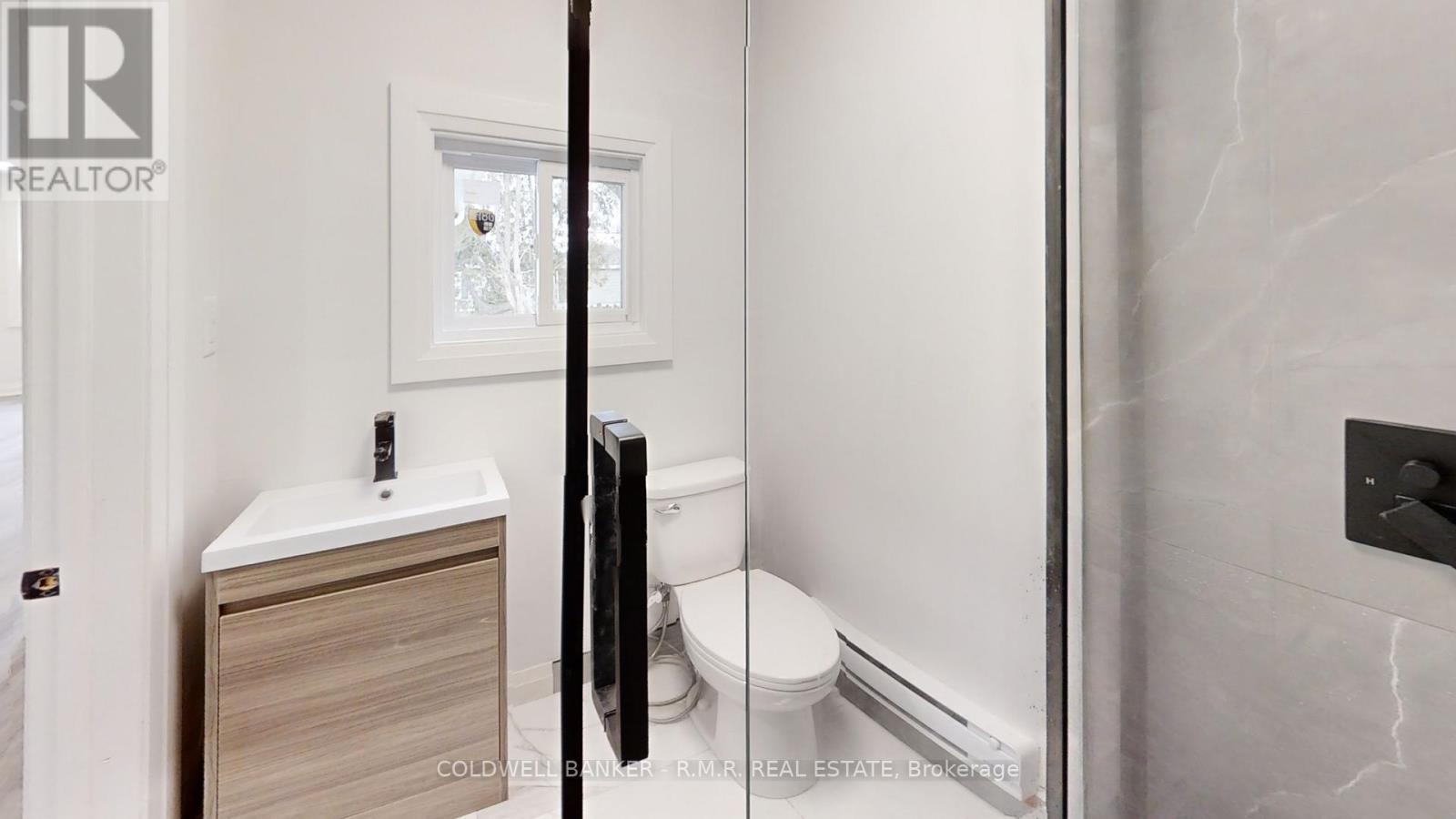 374 Raines Street, Georgina, Ontario  L4P 3C8 - Photo 5 - N12039685