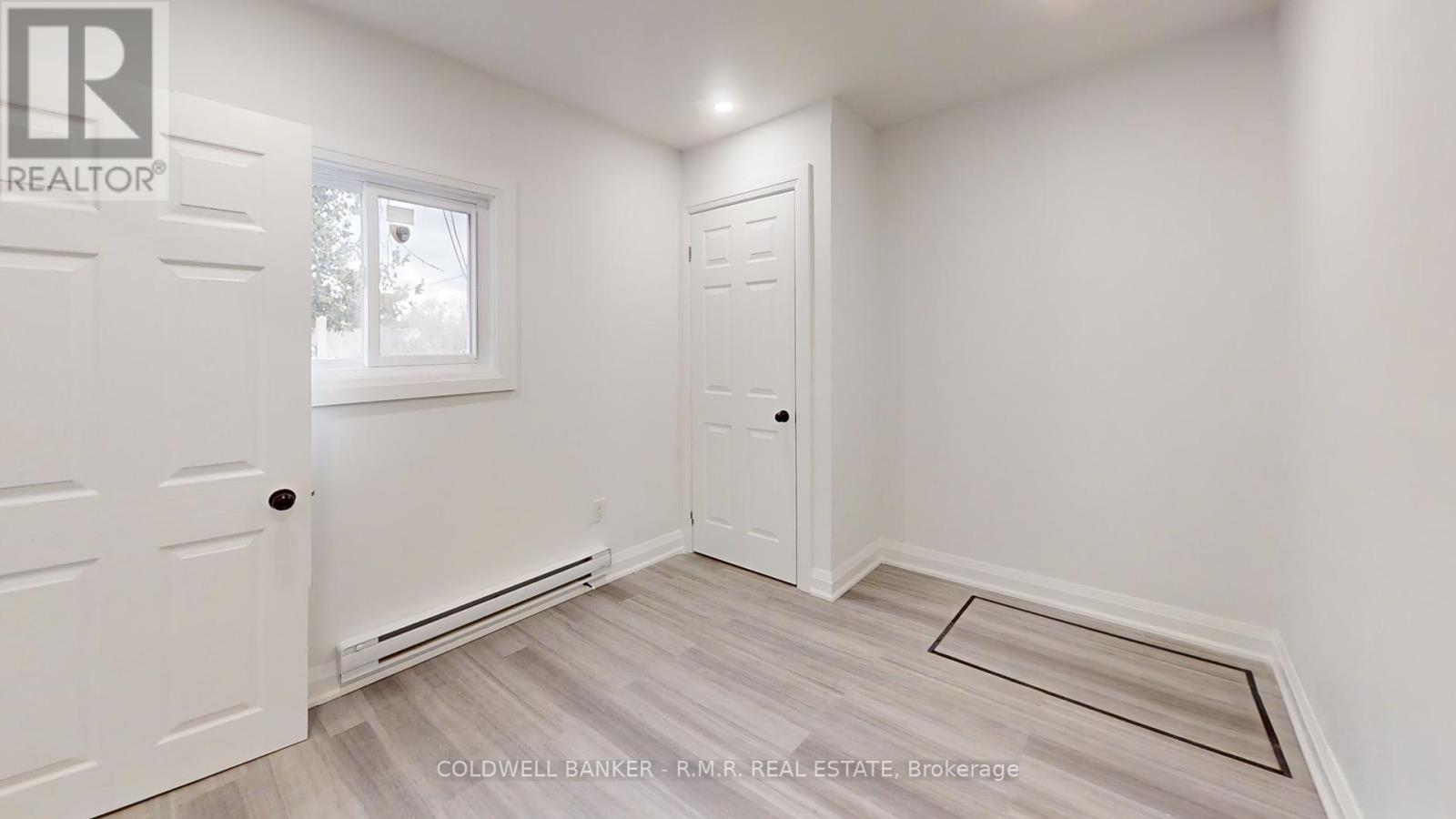374 Raines Street, Georgina, Ontario  L4P 3C8 - Photo 7 - N12039685