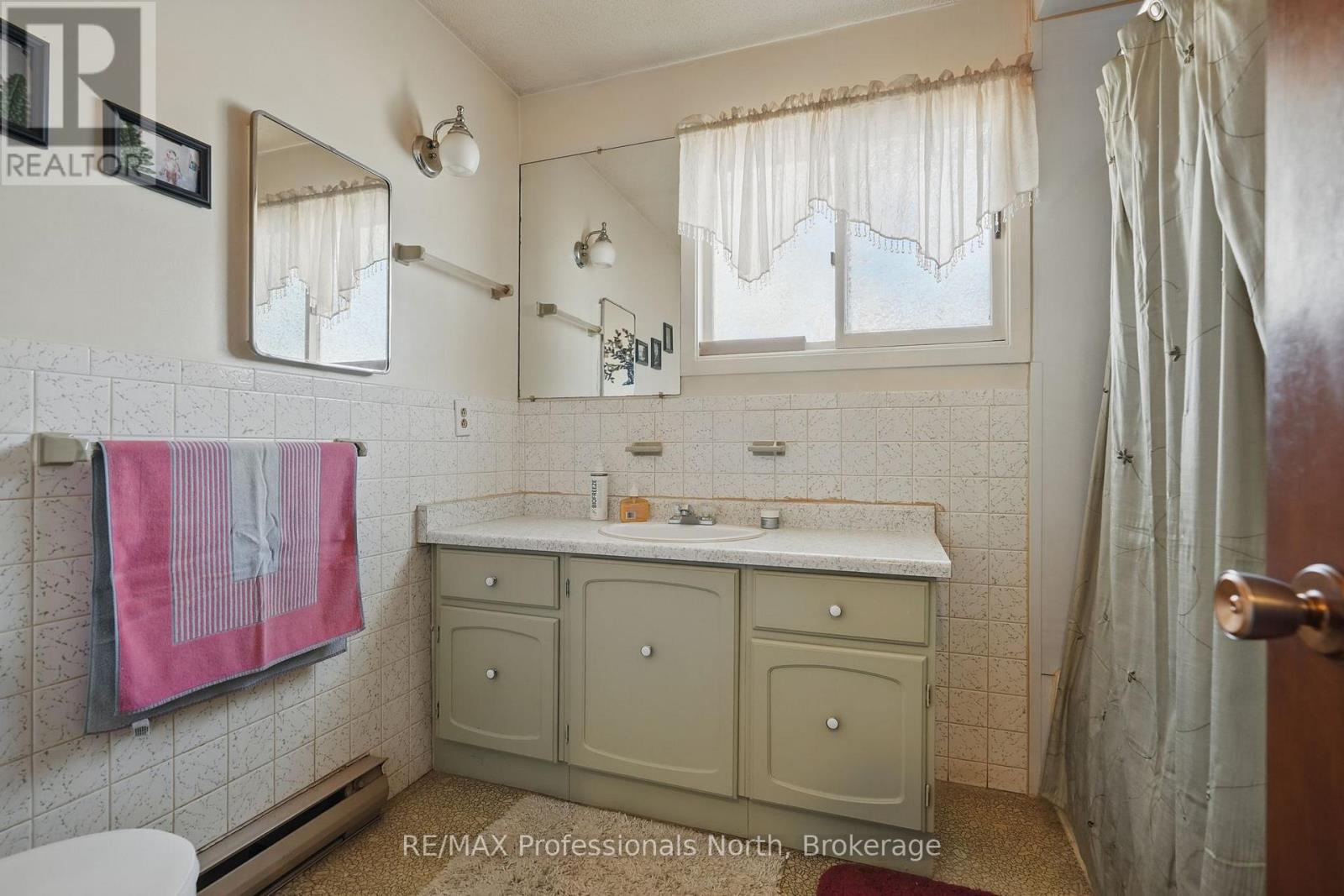 350 Hughson Street, Gravenhurst, Ontario  P1P 1G8 - Photo 22 - X12102022