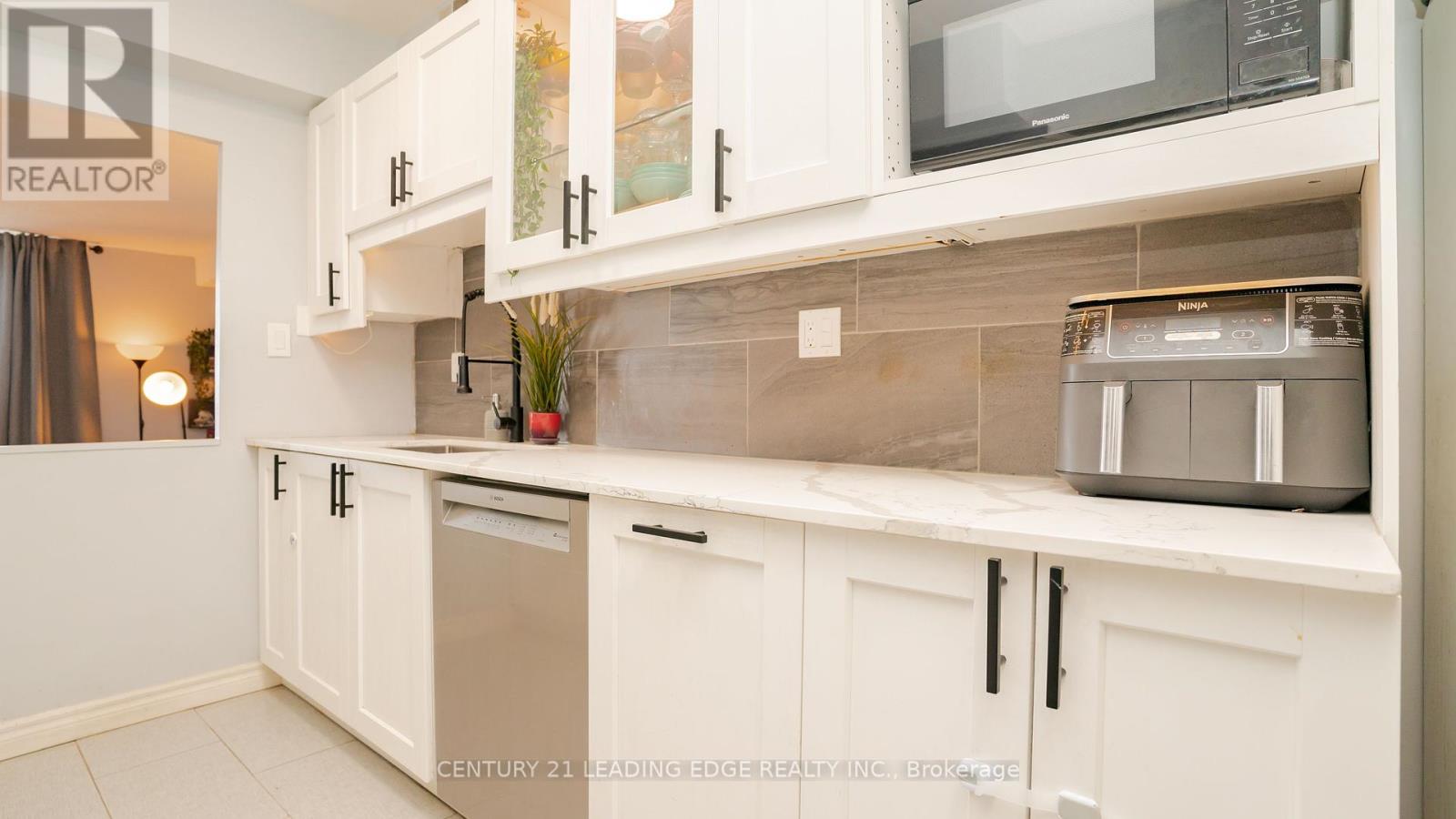 1406 - 177 Linus Road, Toronto, Ontario  M2J 4S5 - Photo 19 - C12101785