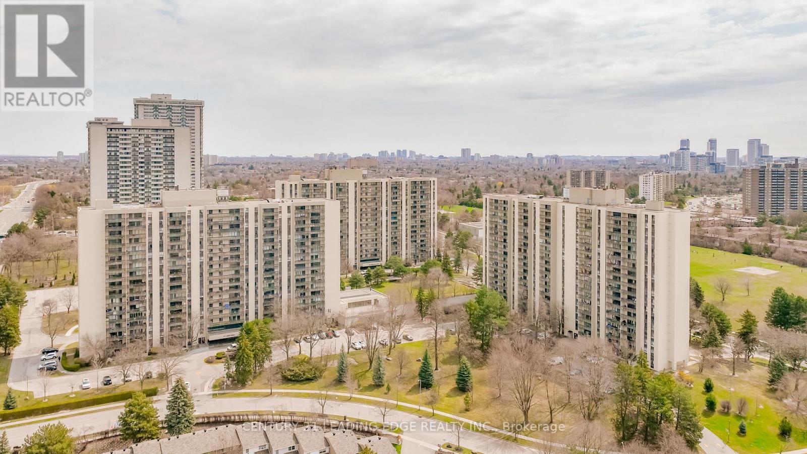 1406 - 177 Linus Road, Toronto, Ontario  M2J 4S5 - Photo 1 - C12101785