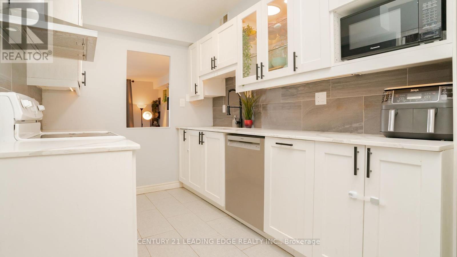 1406 - 177 Linus Road, Toronto, Ontario  M2J 4S5 - Photo 21 - C12101785