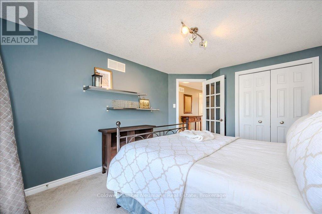 194 Milne Place, Guelph/eramosa, Ontario  N0B 2K0 - Photo 44 - X12050446