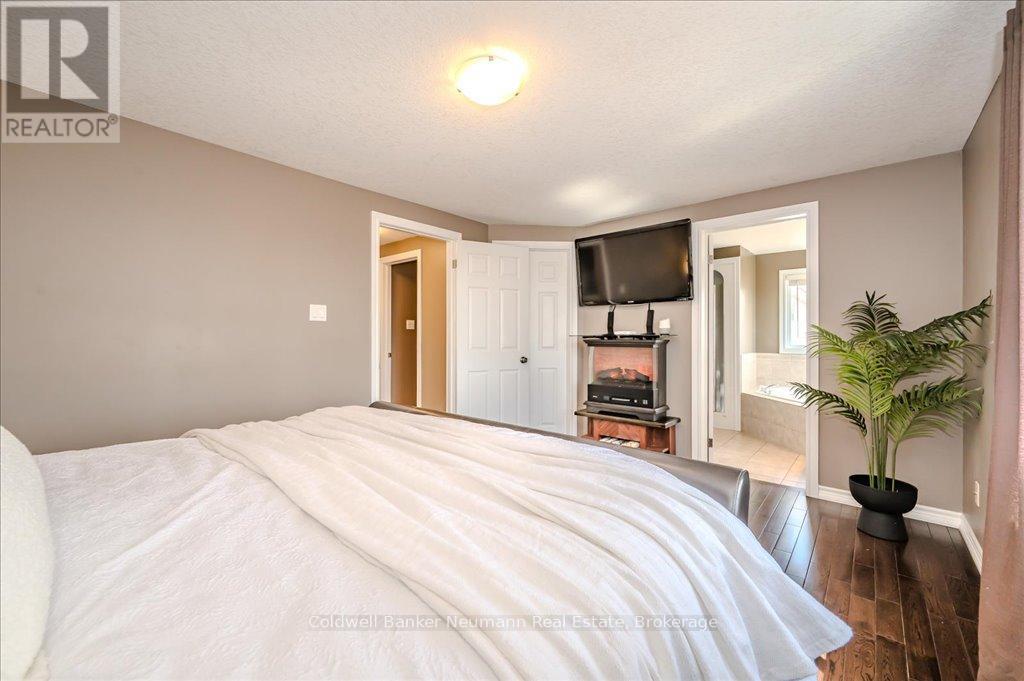 194 Milne Place, Guelph/eramosa, Ontario  N0B 2K0 - Photo 49 - X12050446