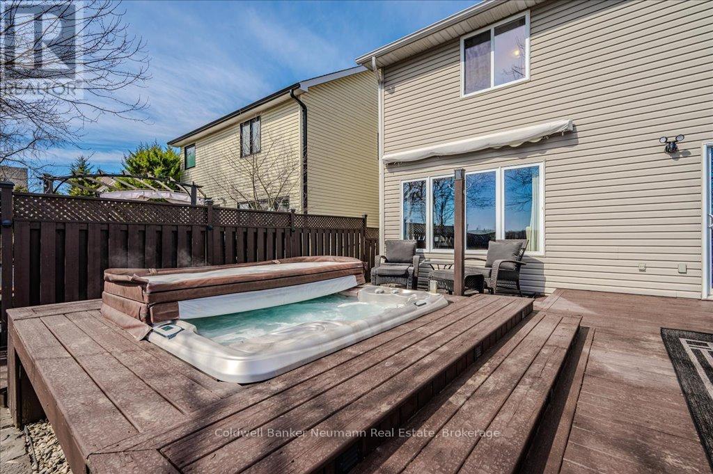 194 Milne Place, Guelph/eramosa, Ontario  N0B 2K0 - Photo 5 - X12050446