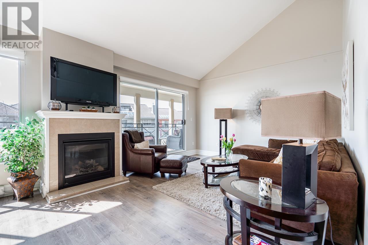 409 3 Renaissance Square, New Westminster, British Columbia  V3M 6K4 - Photo 3 - R2993720