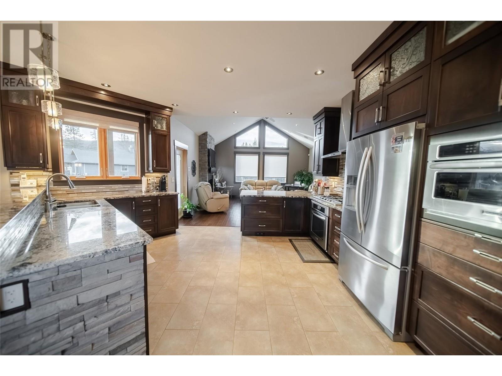 100 Forest Crowne Crescent, Kimberley, British Columbia  V1A 0A4 - Photo 7 - 10344587