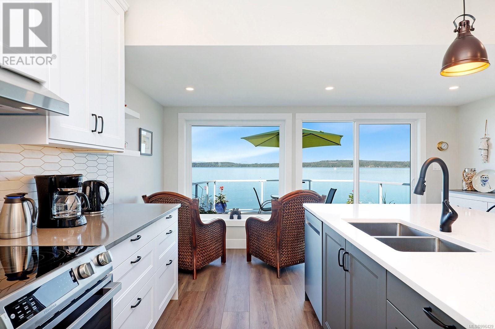 5632 Island Hwy S, Union Bay, British Columbia  V0R 3B0 - Photo 24 - 996429