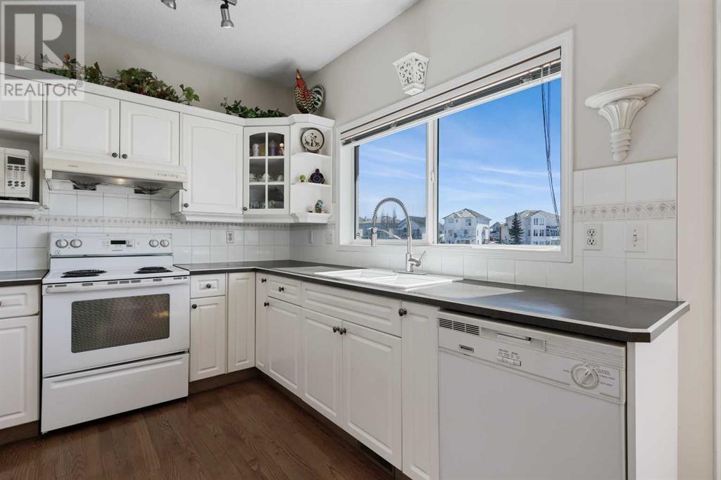 146 Coral Shores Cape Ne, Calgary, Alberta  T3J 3T8 - Photo 15 - A2210281