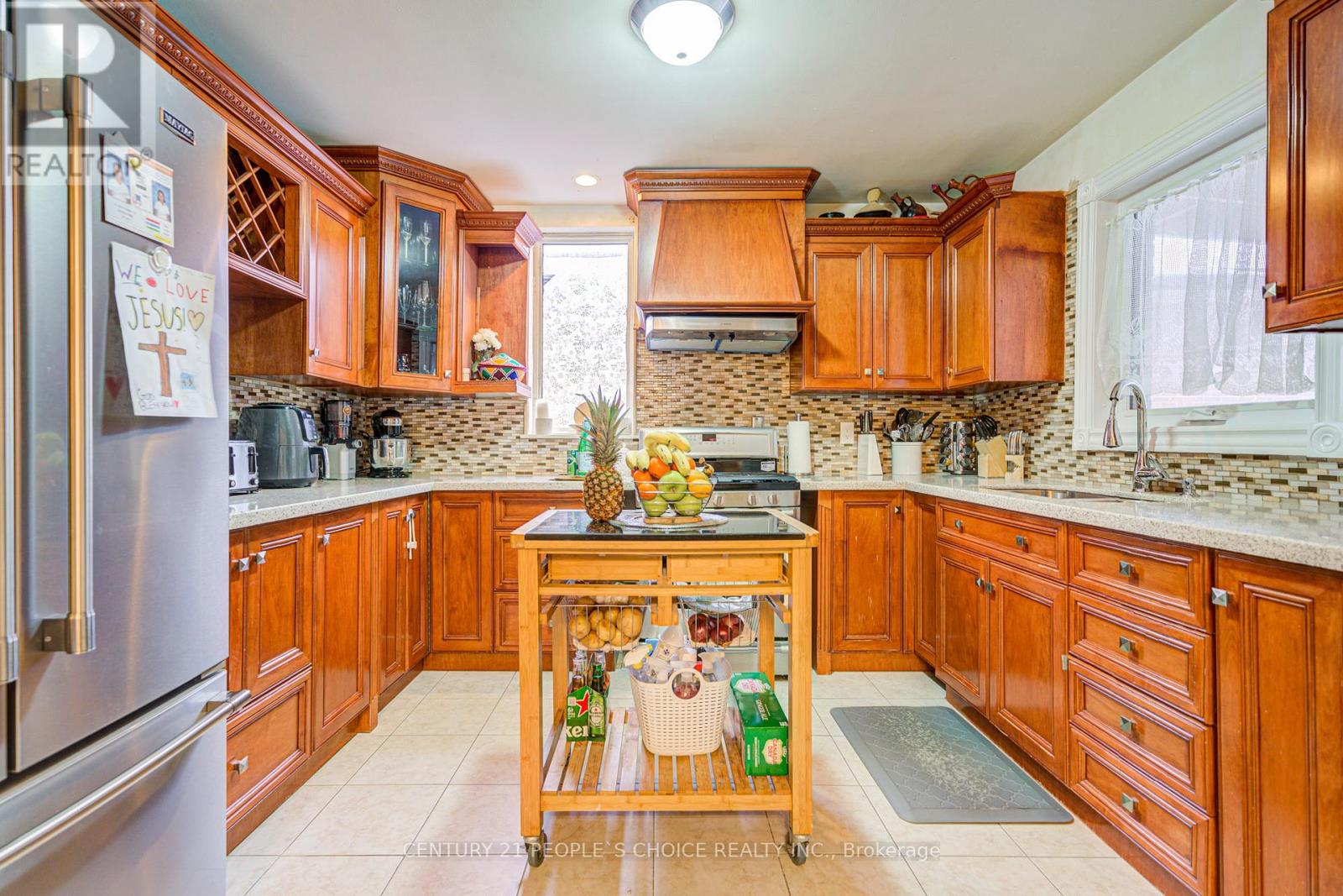 10 Lakeland Drive, Toronto, Ontario  M9V 1M9 - Photo 12 - W12102021