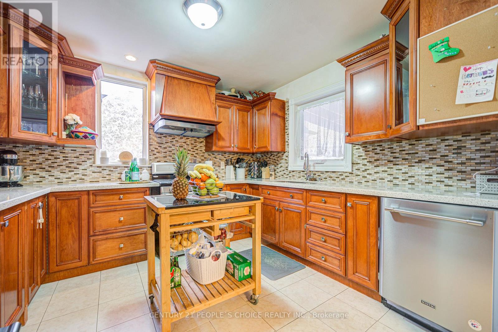 10 Lakeland Drive, Toronto, Ontario  M9V 1M9 - Photo 13 - W12102021