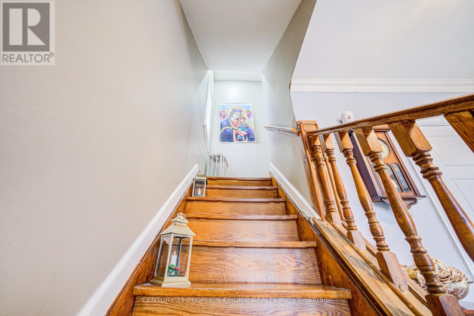 10 Lakeland Drive, Toronto, Ontario  M9V 1M9 - Photo 17 - W12102021