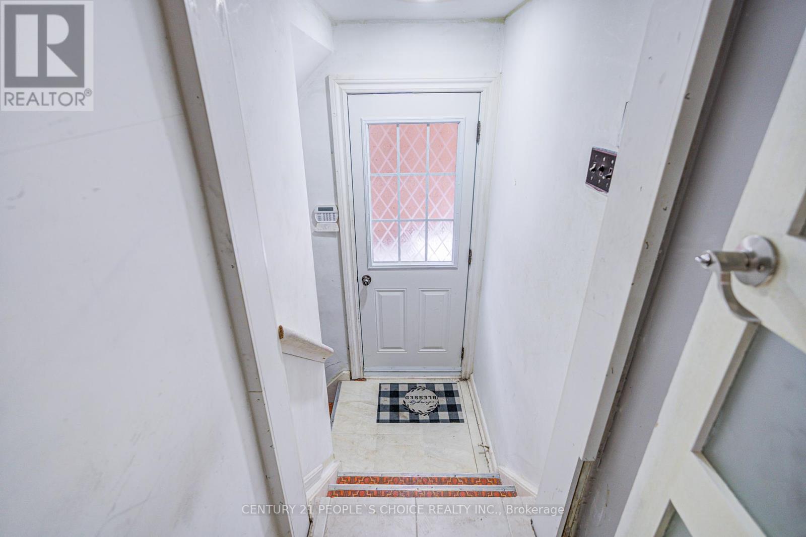 10 Lakeland Drive, Toronto, Ontario  M9V 1M9 - Photo 28 - W12102021