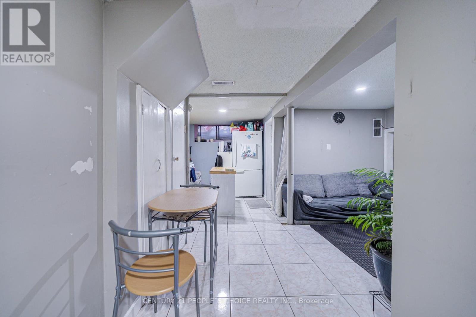 10 Lakeland Drive, Toronto, Ontario  M9V 1M9 - Photo 31 - W12102021