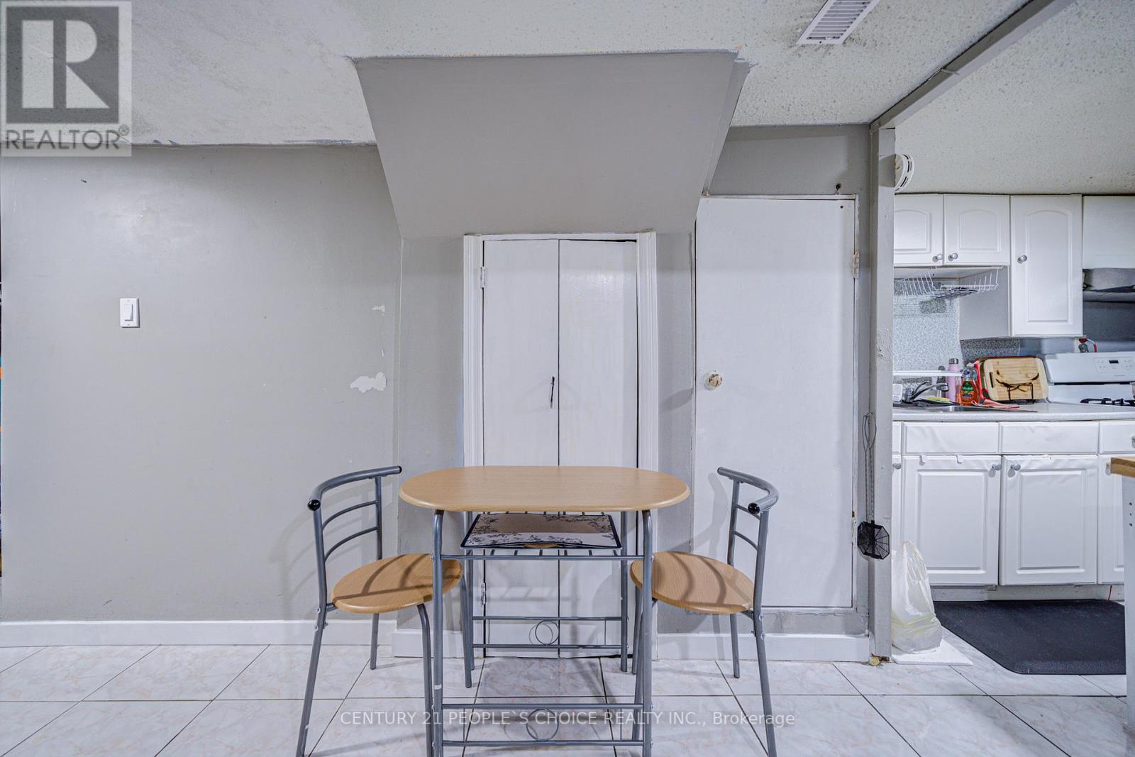 10 Lakeland Drive, Toronto, Ontario  M9V 1M9 - Photo 32 - W12102021