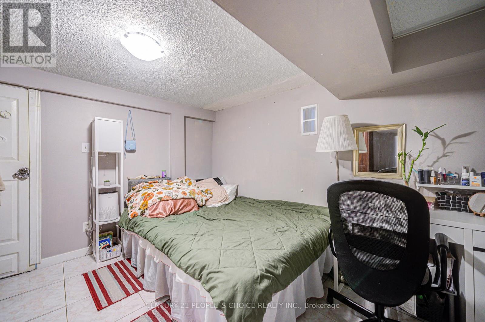 10 Lakeland Drive, Toronto, Ontario  M9V 1M9 - Photo 39 - W12102021