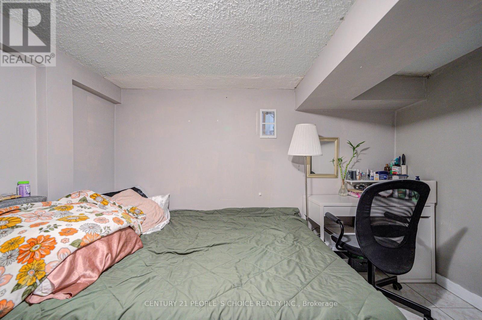 10 Lakeland Drive, Toronto, Ontario  M9V 1M9 - Photo 40 - W12102021