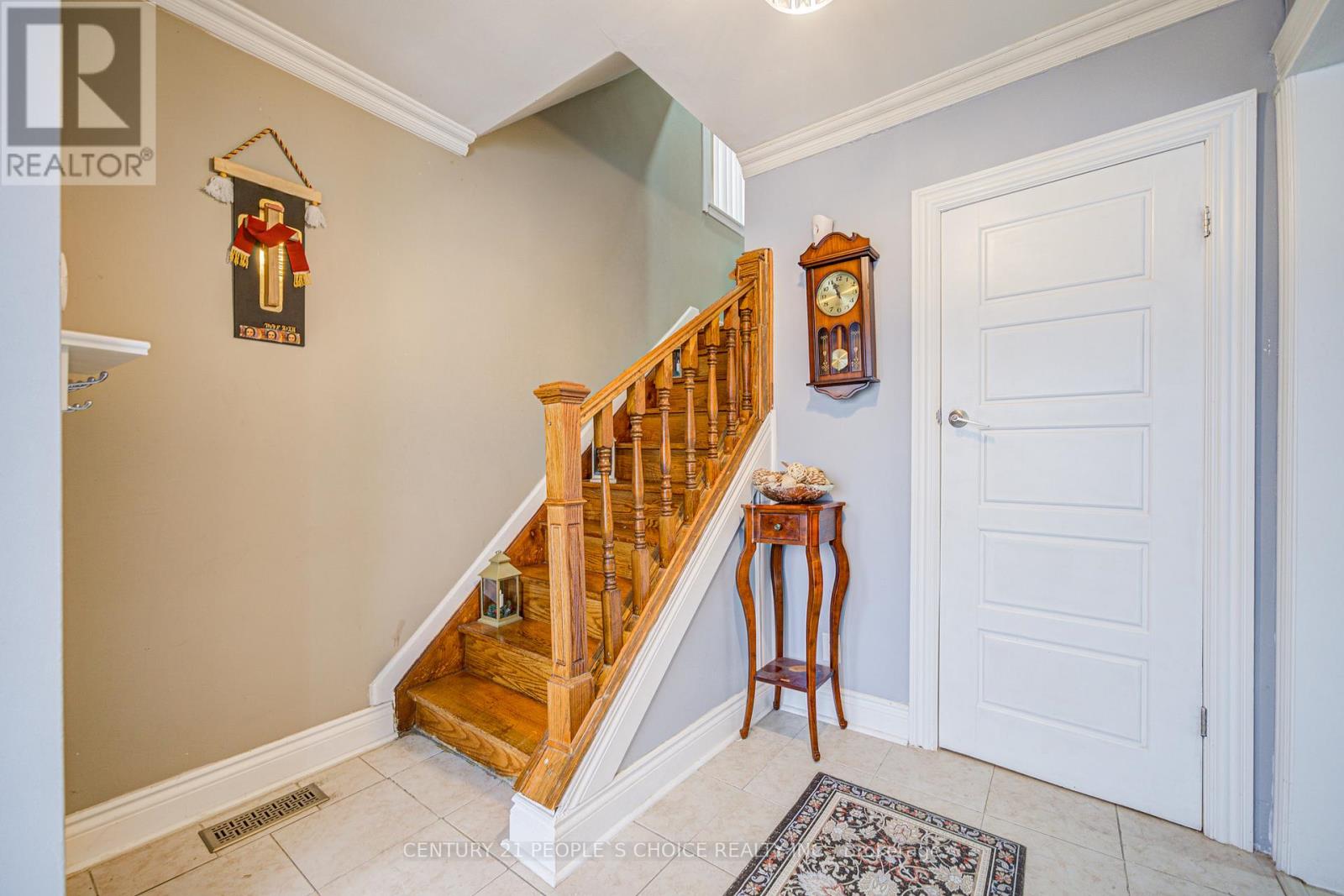 10 Lakeland Drive, Toronto, Ontario  M9V 1M9 - Photo 8 - W12102021