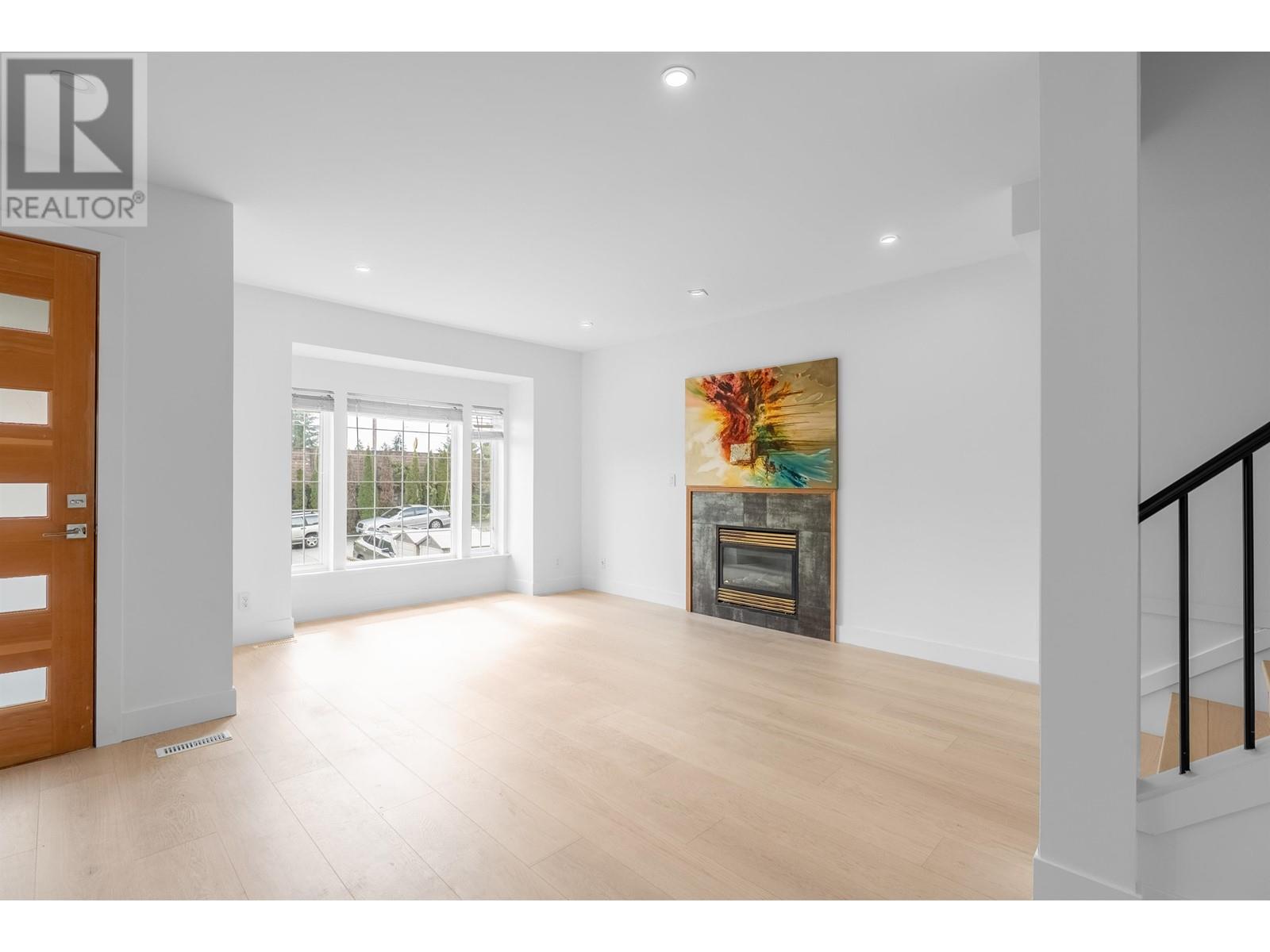Property at 552 W 25TH STREET image 4