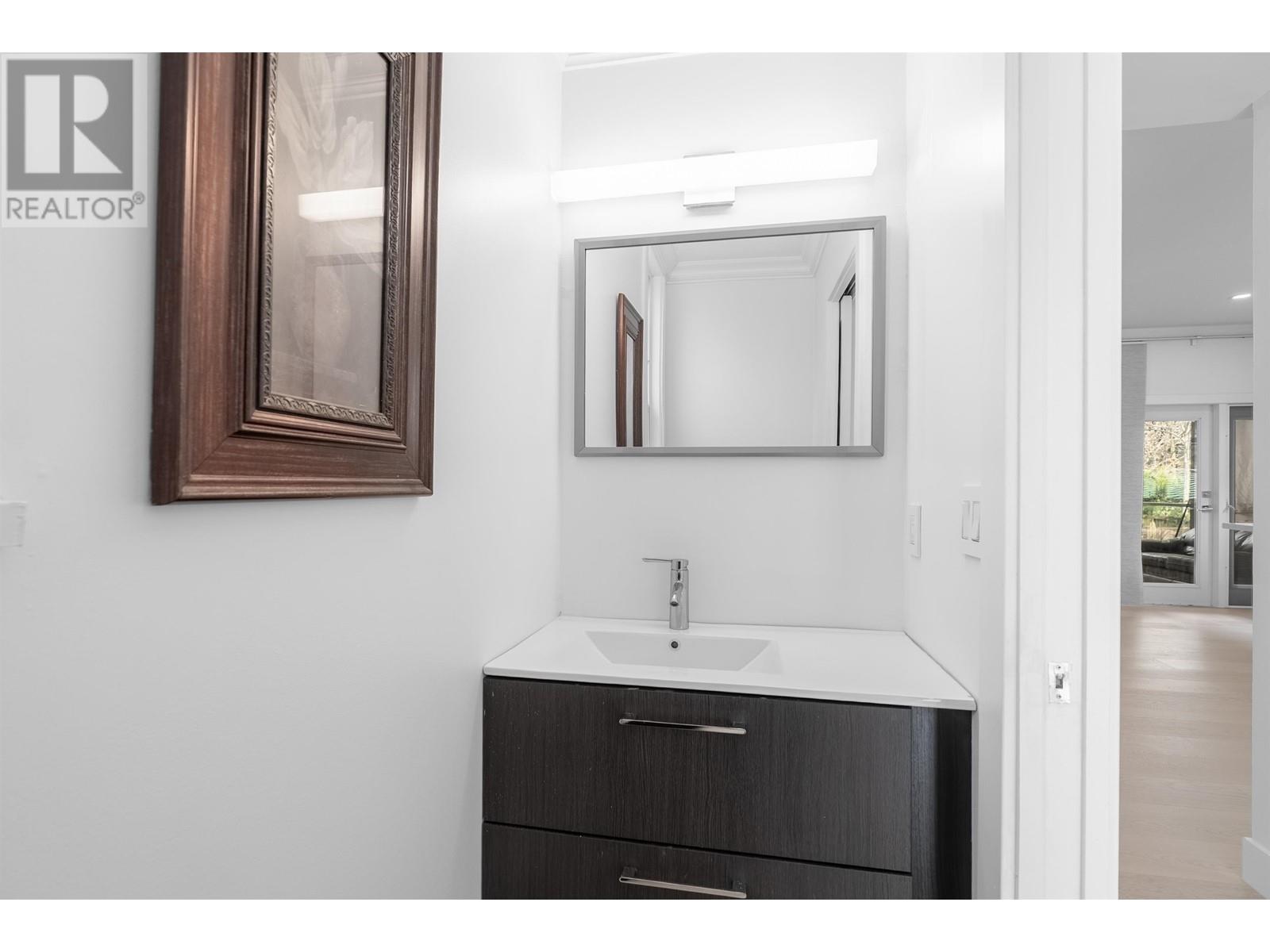 552 W 25th Street, North Vancouver, British Columbia  V7N 2G3 - Photo 9 - R2983450