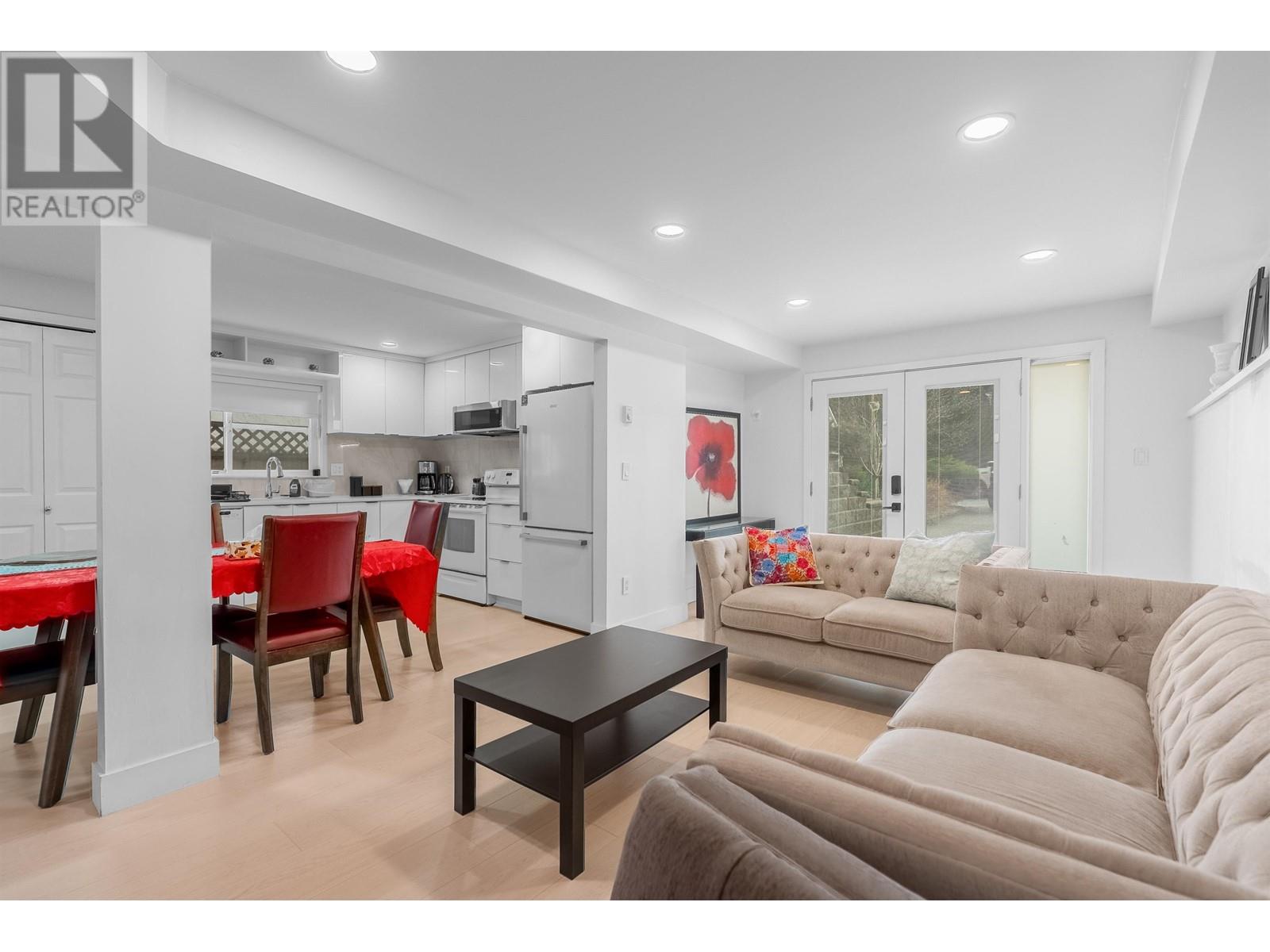 552 W 25th Street, North Vancouver, British Columbia  V7N 2G3 - Photo 34 - R2983450