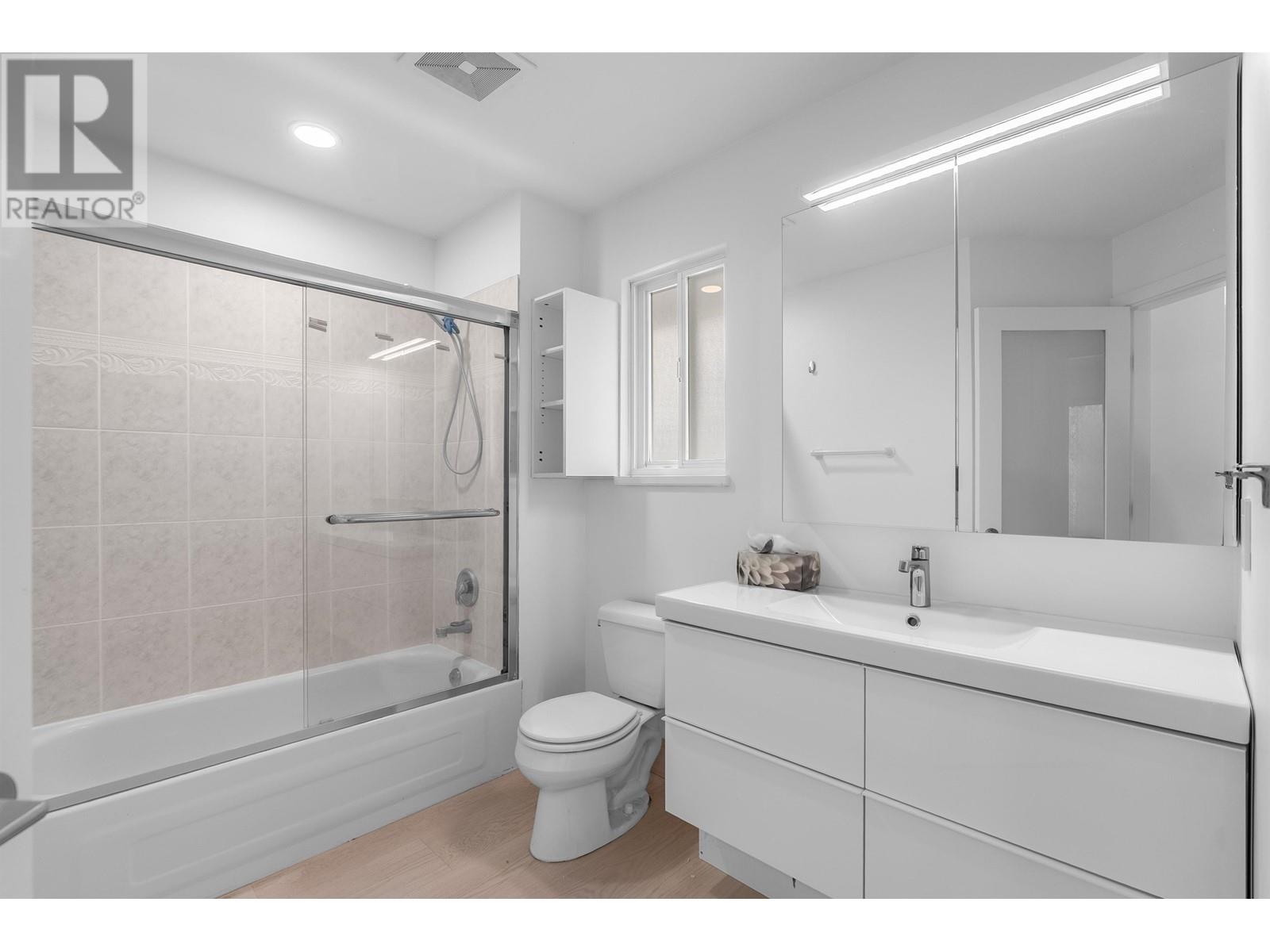 552 W 25th Street, North Vancouver, British Columbia  V7N 2G3 - Photo 29 - R2983450